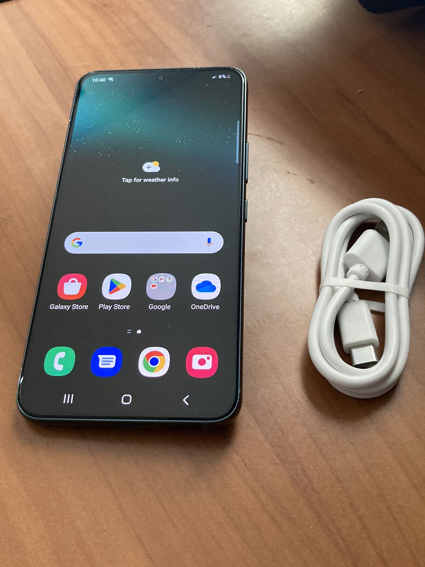 Samsung Galaxy S22 5g. Like New And Unlocked! No tax Free charger