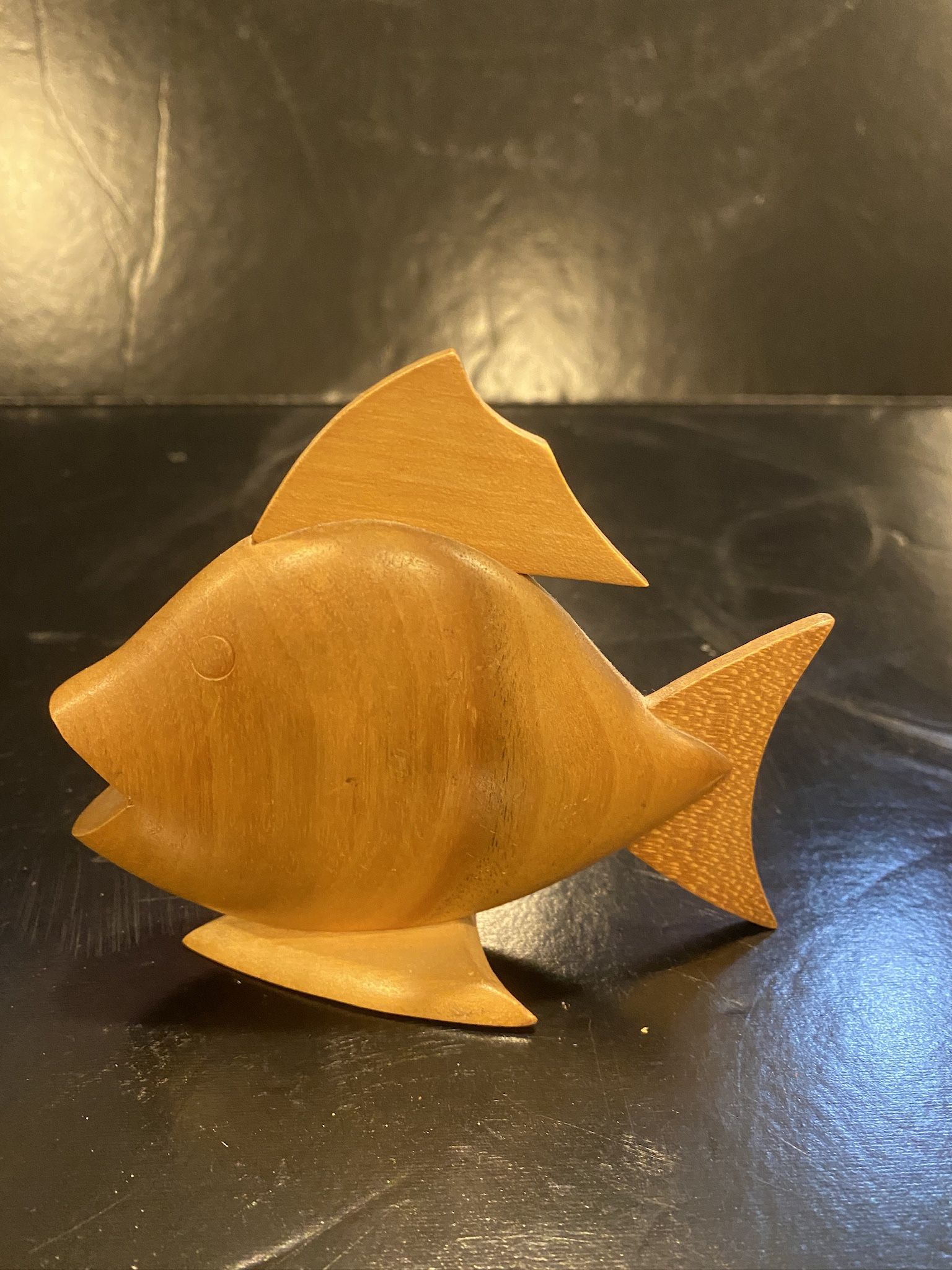 Vintage MCM Oberlander Handarbeit Wood Hand Made Carved Fish Switzerland 4” long x 3.5” high 