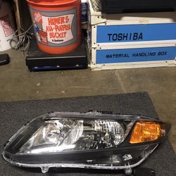 2014-2015 Honda Civic Sedan Driver Side Headlight OEM - Excellent Condition