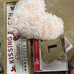 Valentines Decor And Banner FREE