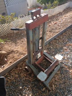 Vintage 1 1/2 ton Jack