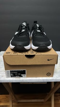 NIKE Explor Next Nature (GS) 6Y (Brand New)