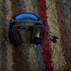 Kotion Each G2000 Headphones. USB And Audio Port Plugging