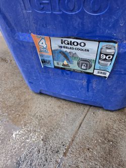 IGLOO wheeled cooler 90 cans, 60 Qt, no leaks, handle is broke in one side.. but its functional, pickup East side, Cash Only.
Party, cookout, park,