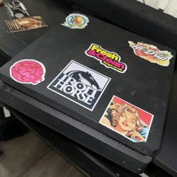 PlayStation 4 (Slim)