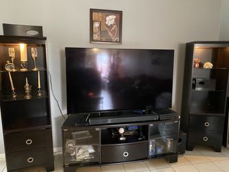 Entertainment center
