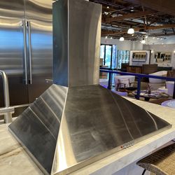 FRIGIDAIRE FHWC3055LS 30 INCH WALL MOUNT CHIMNEY HOOD WITH 400 CFM BLOWER STAINLESS STEEL