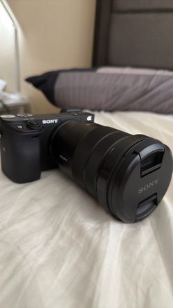 Sony Alpha a6400 mirrorless w/ 18-105 lens
