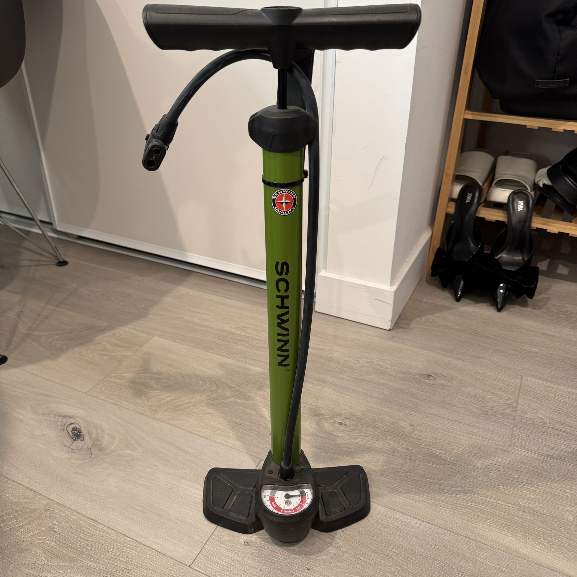 Schwinn Floor Bike Pump with Gauge – Works Perfectly