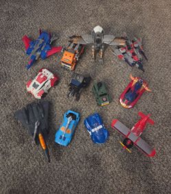 Transformers lot of 12 Hasbro figures