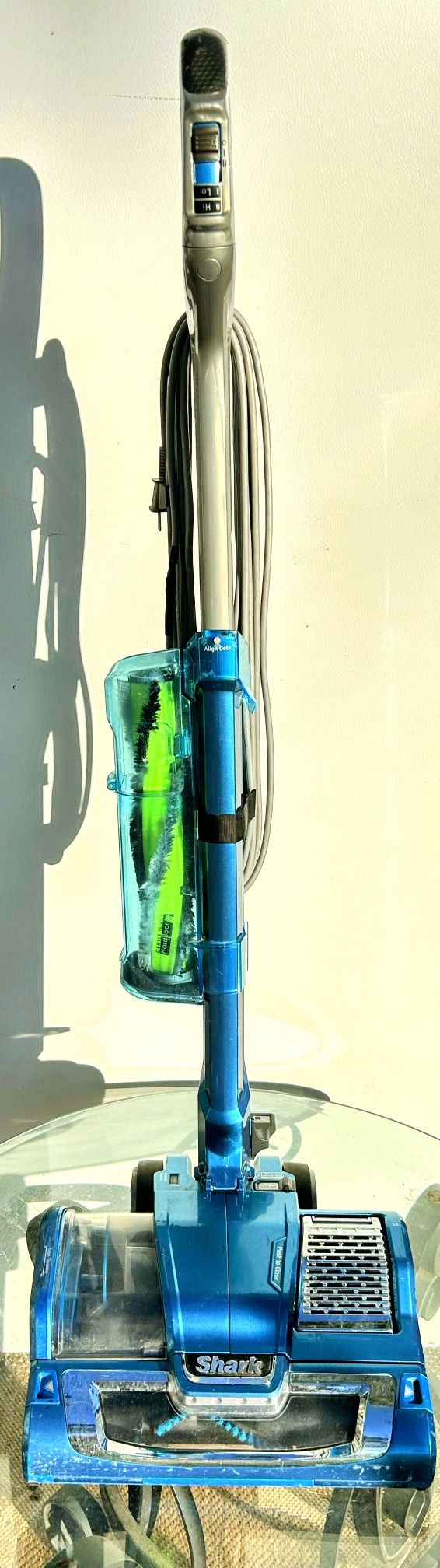 SHARK VACUUM CLEANER