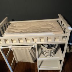 Diaper changing station With Pad