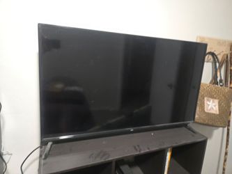 32 inch Onn Roku Smart TV