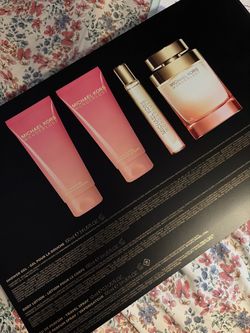 Michael Kors Wonderlust Gift Set