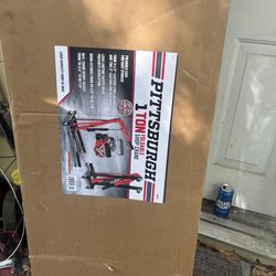 Pittsburg 1 ton foldable shop crane