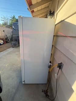 Stand up freezer
