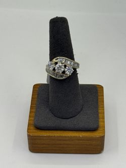 Women’s Engagement Ring 