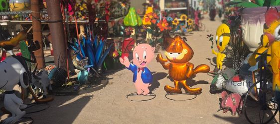 🐸few left unique cartoon characters🐵Metal Art Imports🌵POTTERY