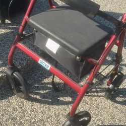 Walker w/wheels 