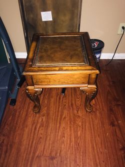End table and lamps