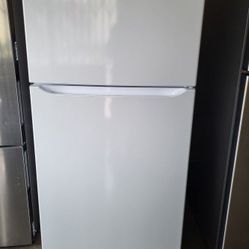 LG Top Freezer Refrigerator 30 Wide