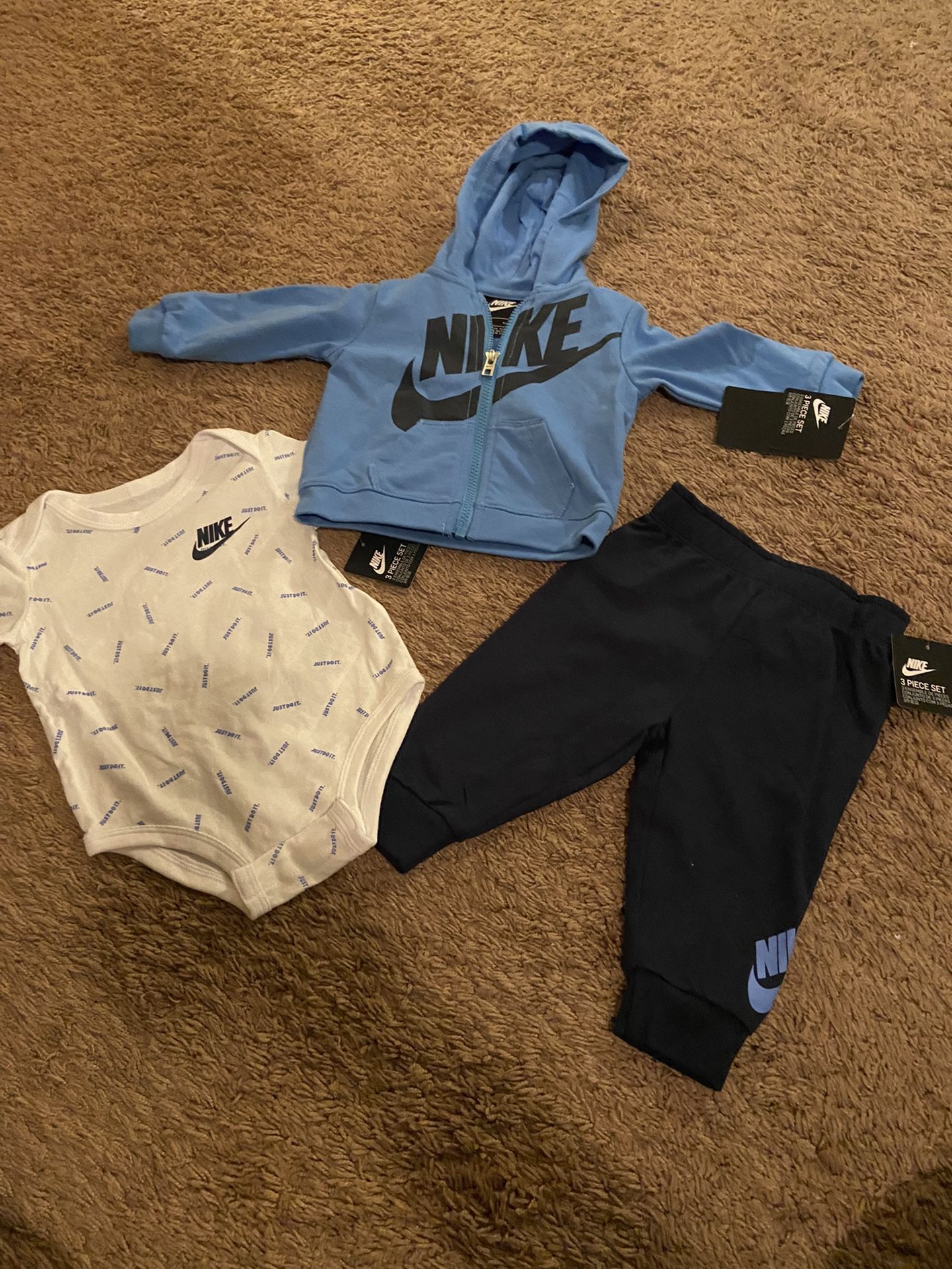 Boys Nike Outfit Size 6 Months 