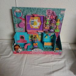 GABBY GIRL Dress-Up Closet