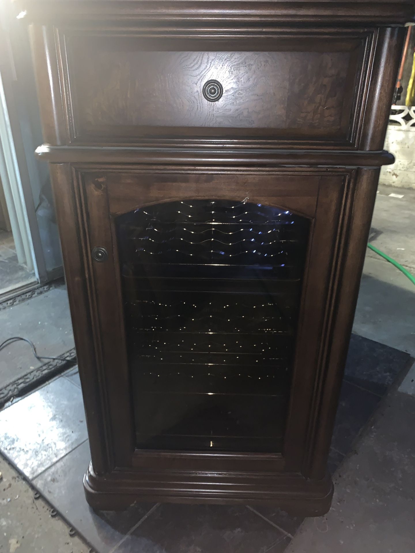 Dual zone wine refrigerator marble top 24 bottle working for Sale in