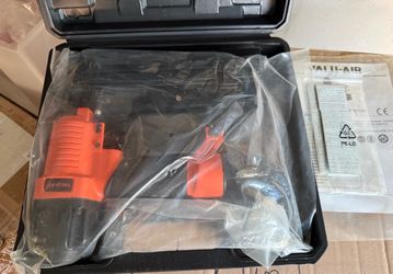 Valu-Air Pneumatic Nail Gun with Case (Open Box)