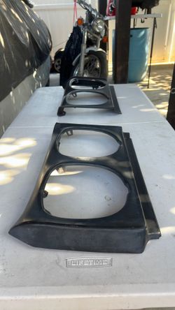 1970 Chevelle headlamp bezels fender extensions