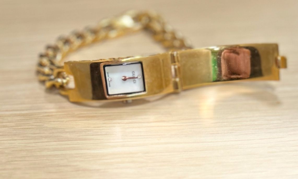GUCCI watch