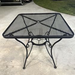 Patio metal table 28”x30”x30”