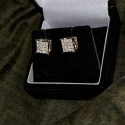 Men’s Diamond Earrings 