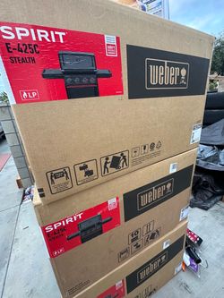 New Weber Spirit E-425c Stealth 4-Burner Barbecue BBQ Grill Propane