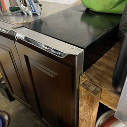 Mini compact fridge