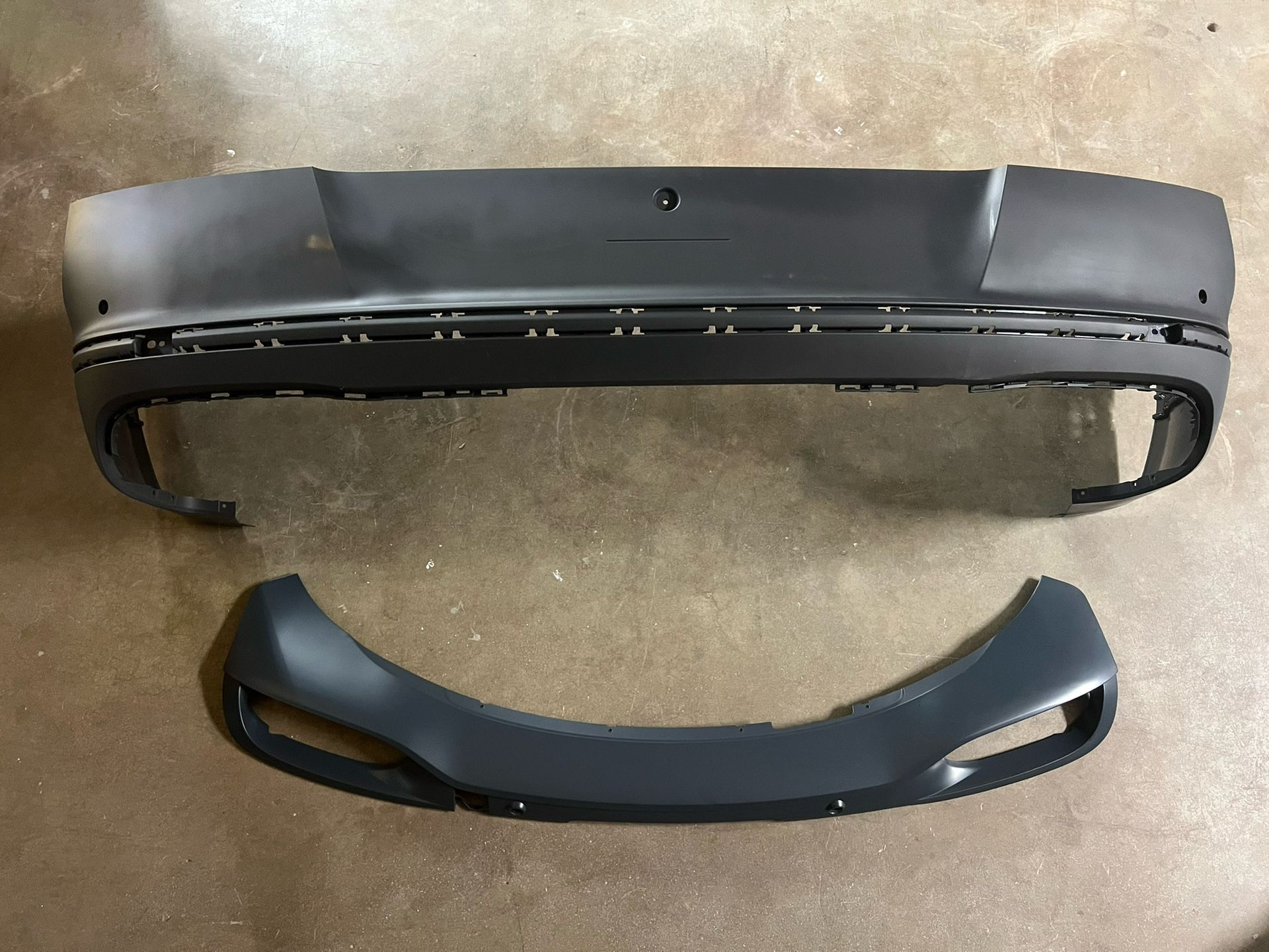 2016-2018 Bentley Continental Gt Gtc Rear Bumper Cover & Lower Diffuser Spoiler New