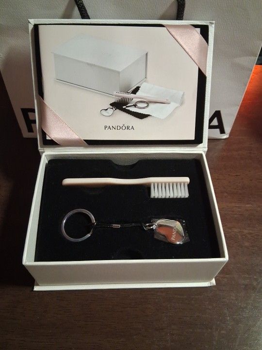 Pandora Authentic Brand New Cleaning And Polishing Set