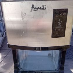 New Countertop Ice Maker