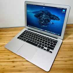 🍎Apple MacBook Air 13” Intel Core i7 Processor/8GB RAM/256GB Storage⚡️🔥Laptop Comes with Microsoft Office, Logic Pro, Adobe, Final Cut💻 1 Yr Wrnty✅