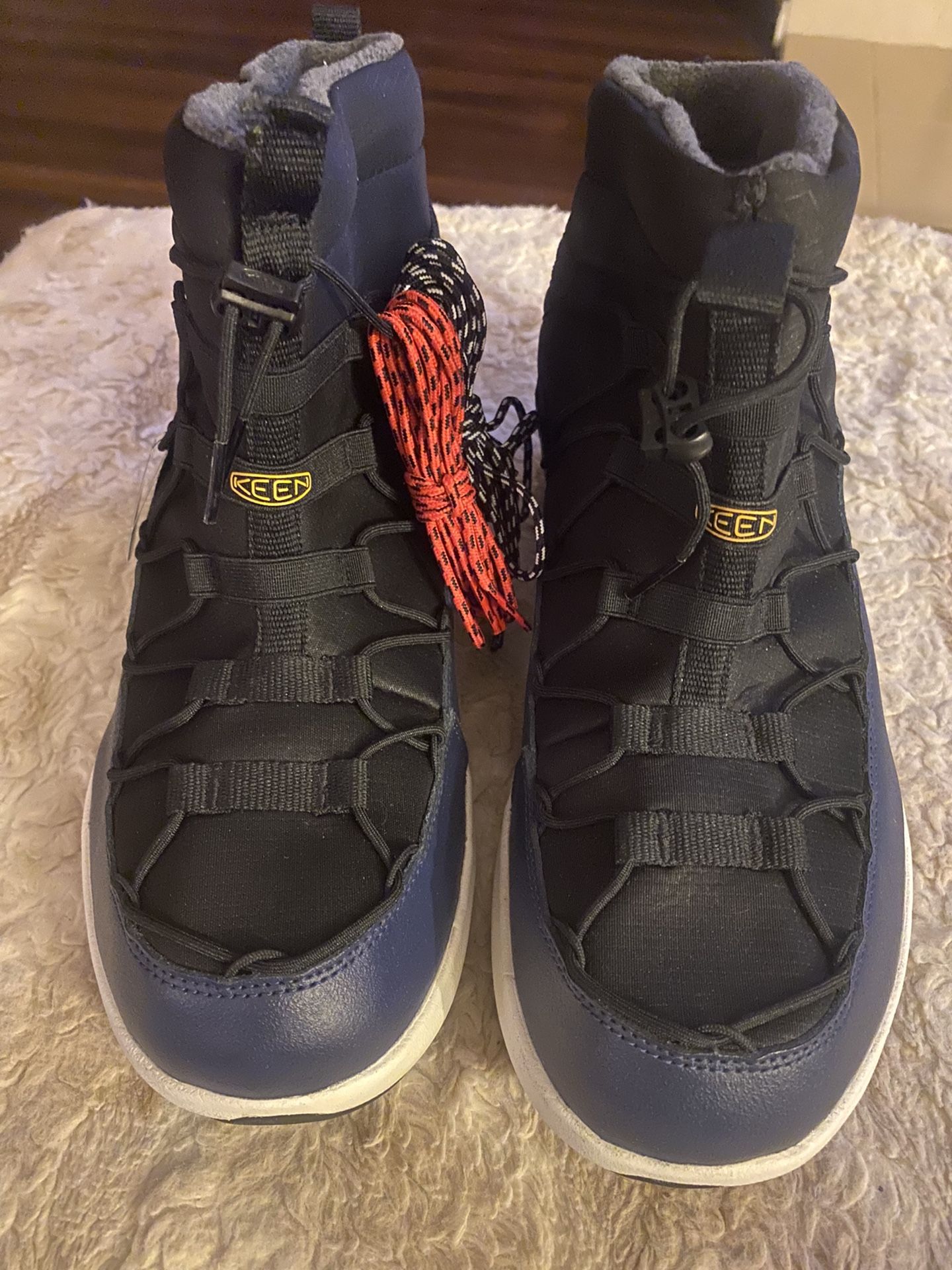 New Mens Keen Uneek Size 11.5