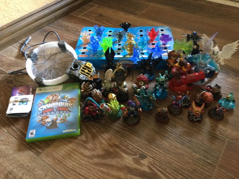 Xbox 360 Skylanders Trap team game/portal/27 figures-NO CRYSTALS!