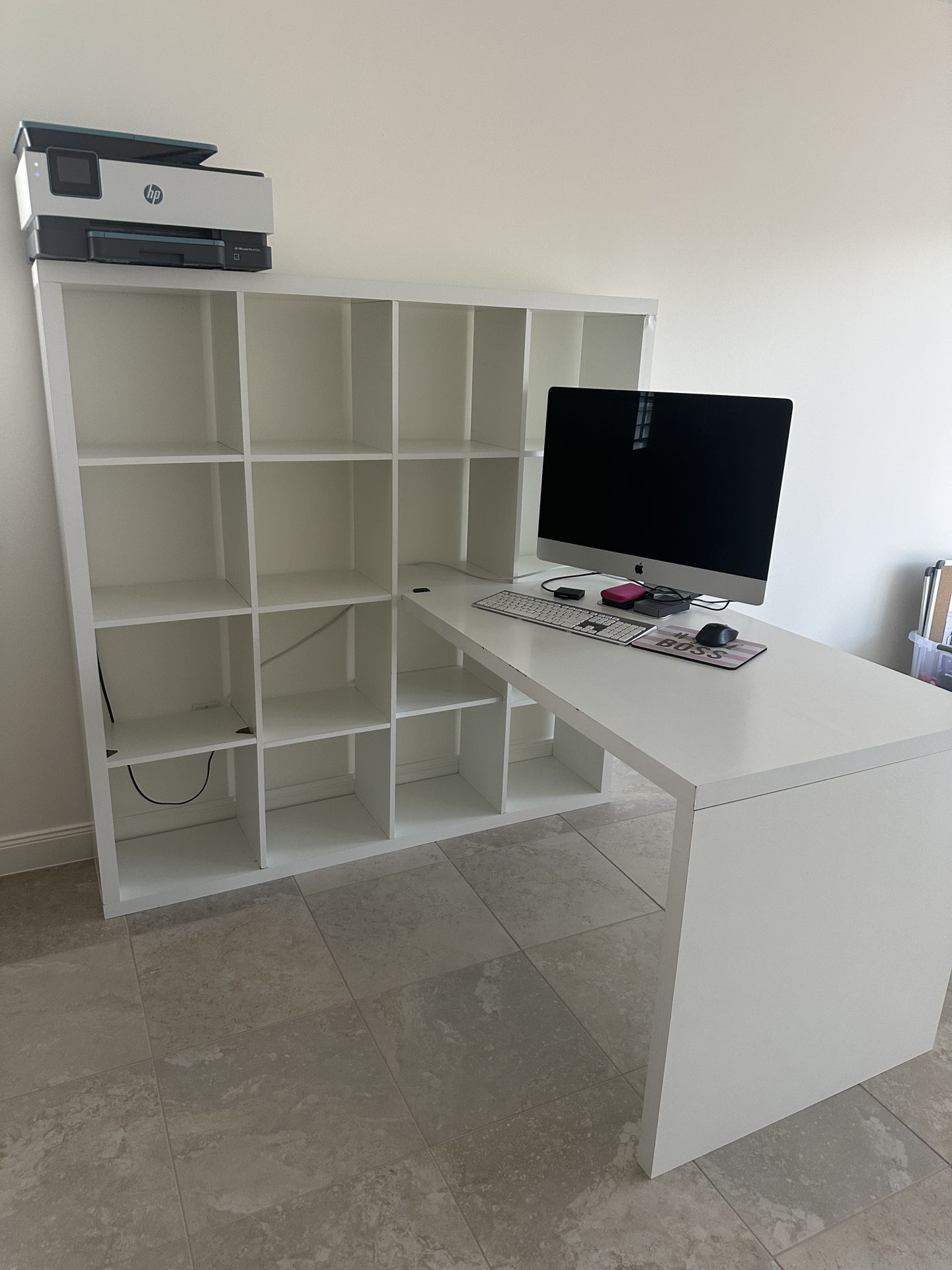 Peninsula Office Desk With Storage Cubicle