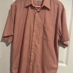 Norm Thompson Men’s Size M Rose Colored Short Sleeve Out Shirt