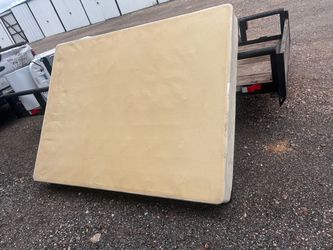 Brand Beautyrest queen box spring