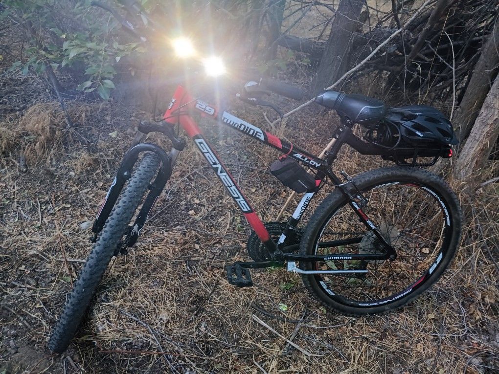 Genesis Two Nine 21 Speed Mountain Bike W/ Accessories
