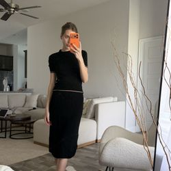 Women’s Skirt and Top Set – High-Quality, Like New