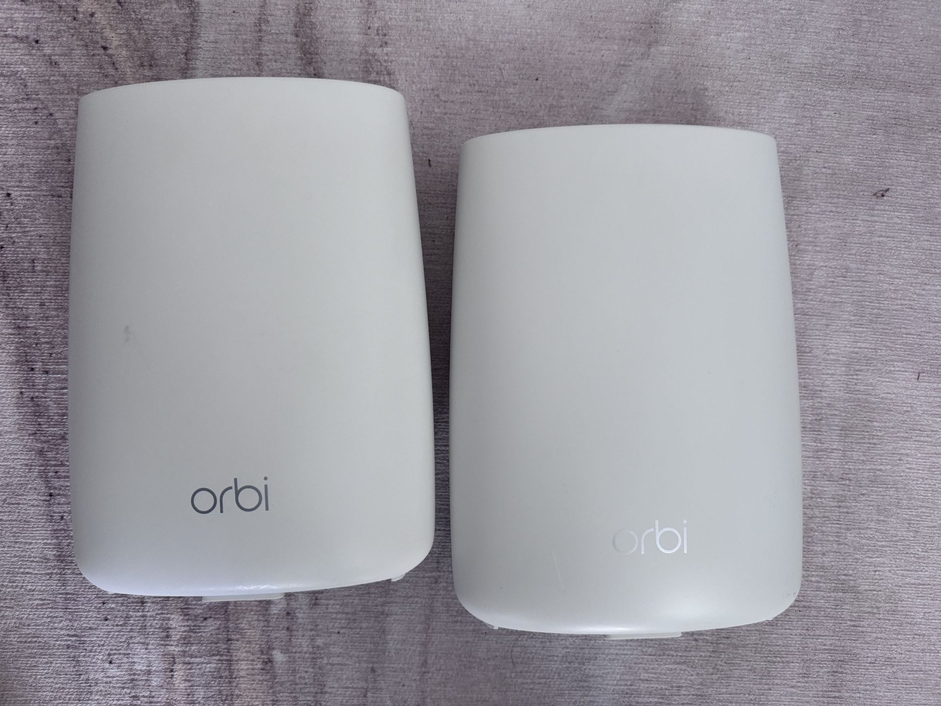 USED Netgear Orbi Tri-Band Wireless WiFi Router RBR50v2 And Satellite RBS50v2