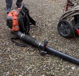 Husqvarna 580BTS Commercial Backpack Leaf Blower – Runs Great