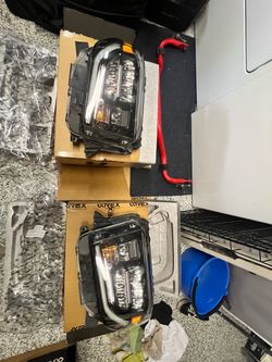 2018-2021 Toyota Tundra OEM TRD Pro Headlights – Mint Condition