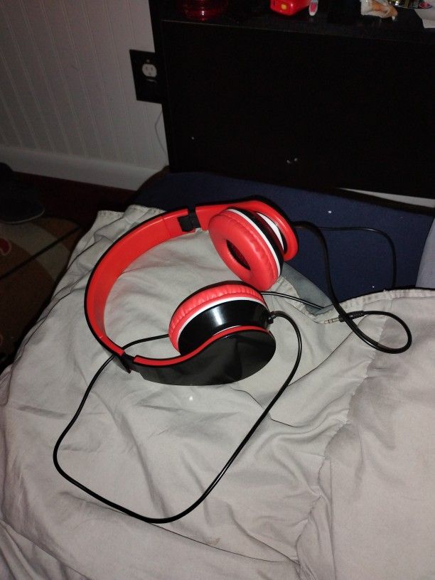 Wired Headphones